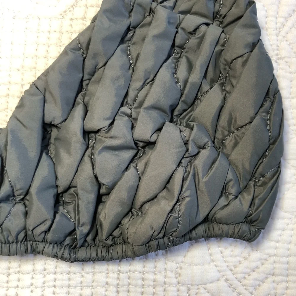 SKIMS NWT Gunmetal Quilted Triangle Bralette Size Medium - Picture 5 of 13